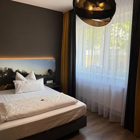 Hotel Kitz Ehemals Schlemmerhuette Langweid Buitenkant foto